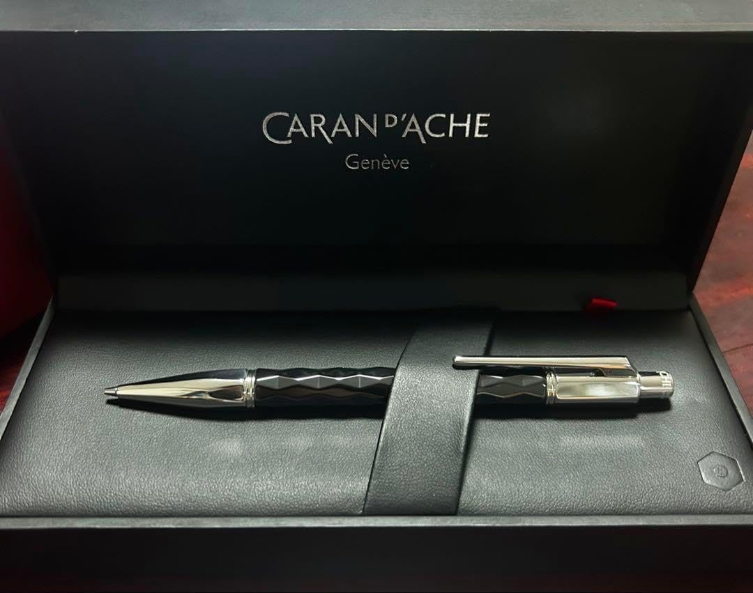 カランダッシュ（CARAN d'ACHE） ボールペンバリアス Ebony Silver